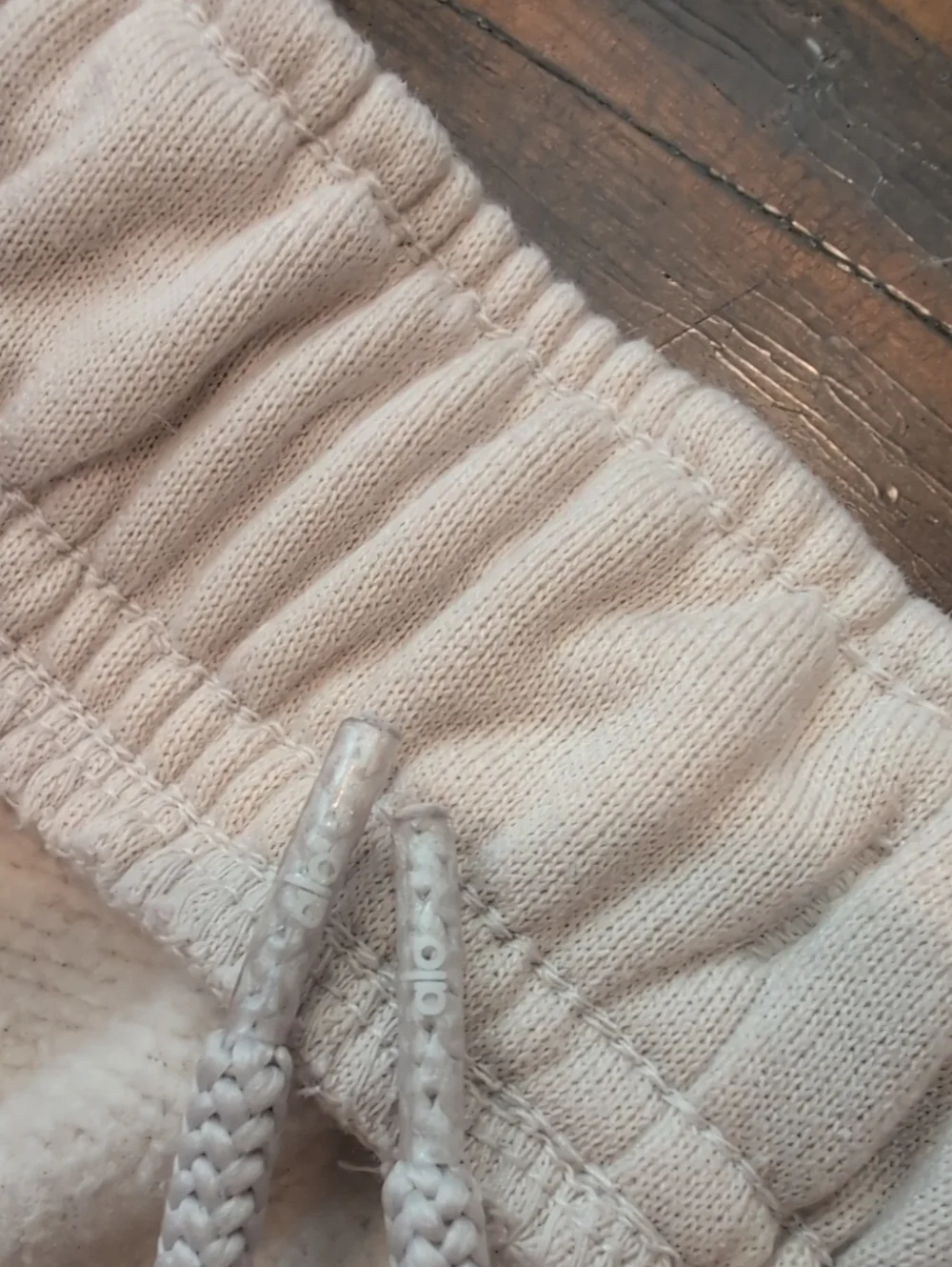 Alo Accolade Joggers Macadamia Oversized Unisex